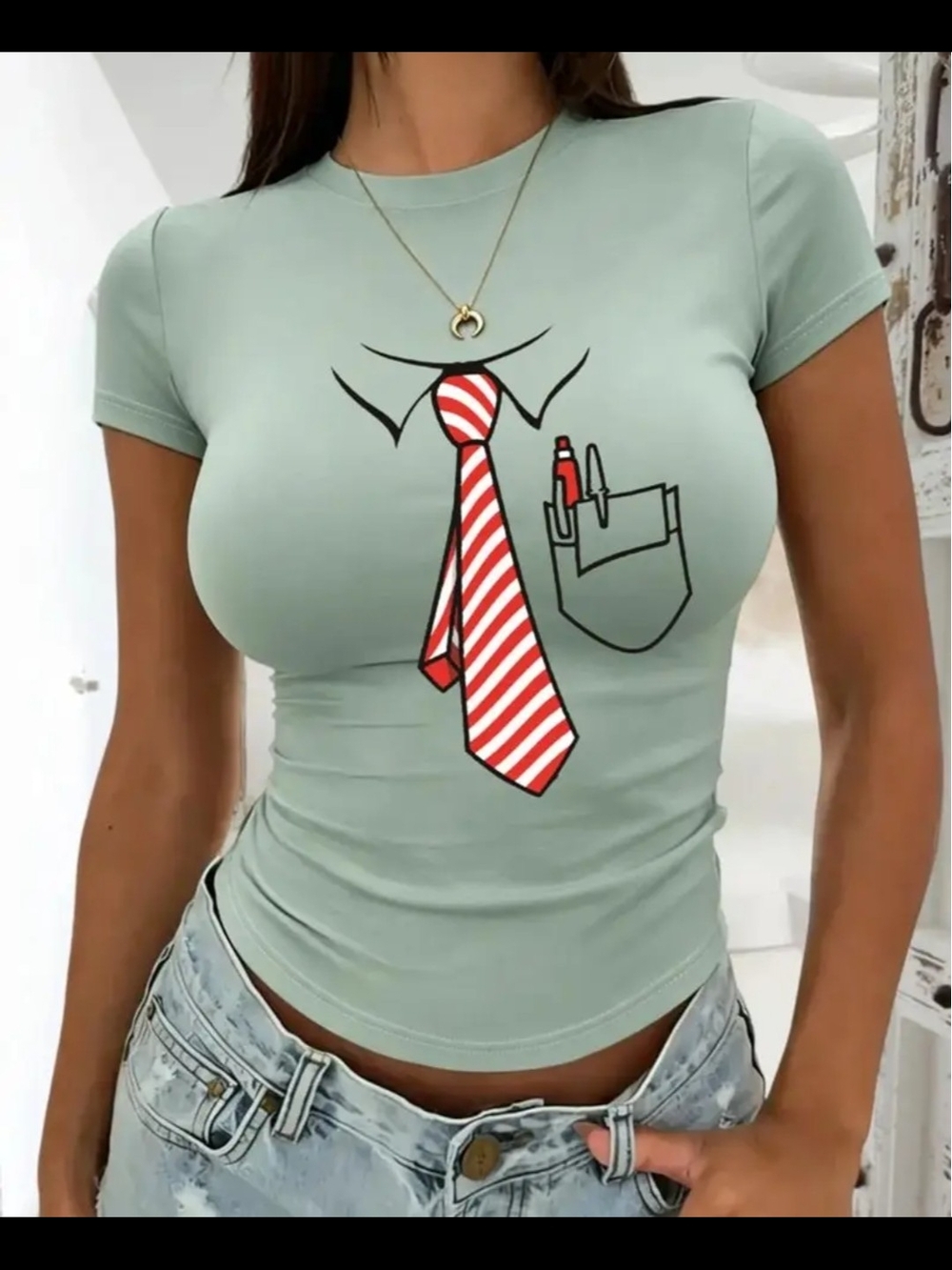 Women’s Sage Graphic Tie Pocket Tee